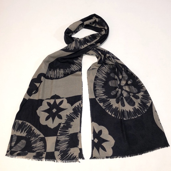 yarnz Accessories - Yarnz scarf 28.5”x43”